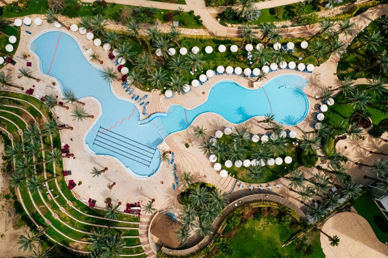 David Dead Sea Resort & Spa Ein Bokek Εξωτερικό φωτογραφία Aerial view of the pool at the Atlantis Paradise Island