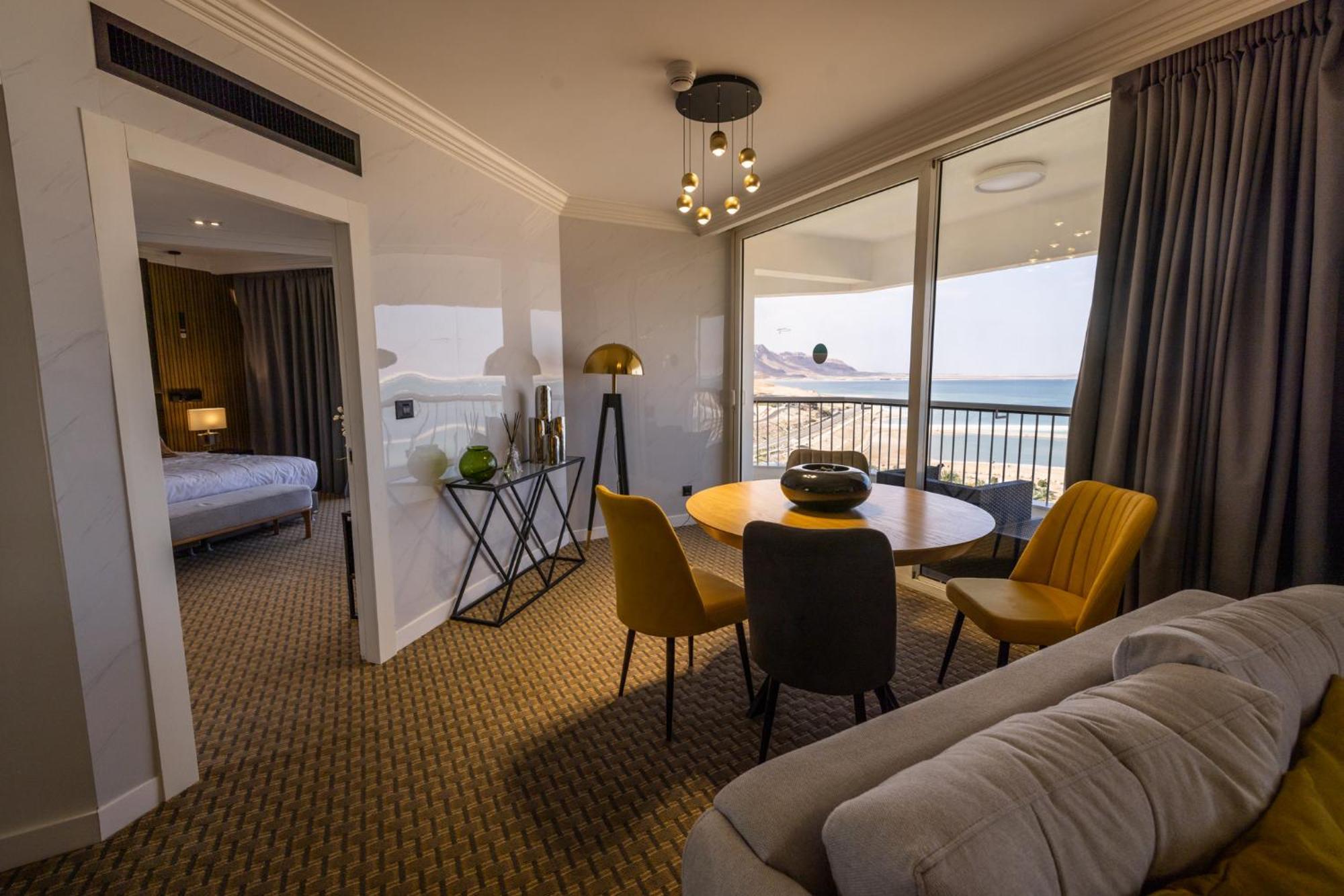 David Dead Sea Resort & Spa Ein Bokek Εξωτερικό φωτογραφία Suite at the Dan Hotel